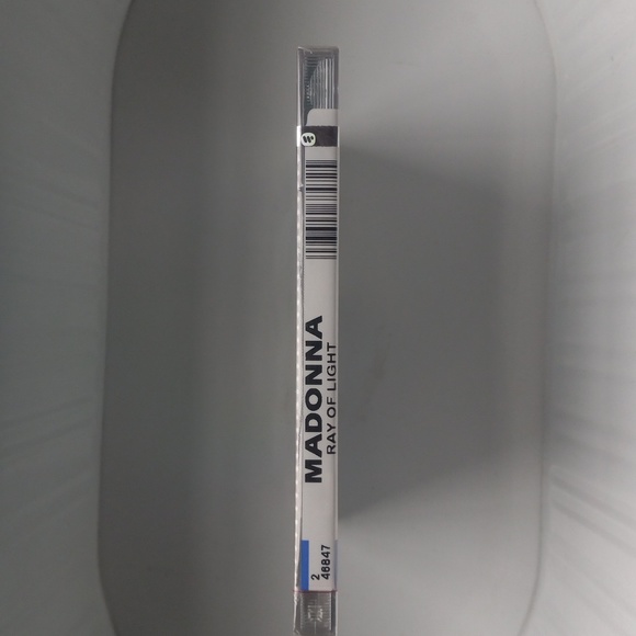 Madonna "Ray of Light" CD - Picture 4 of 4